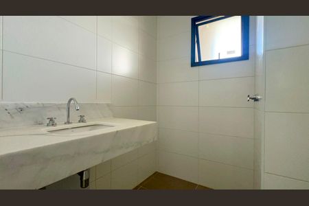Apartamento à venda com 178m², 3 quartos e 2 vagas Apartamento à venda com 178m², 3 quartos e 2 vagasBanheiro da Suíte 1