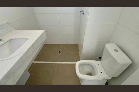 Apartamento à venda com 178m², 3 quartos e 2 vagas Apartamento à venda com 178m², 3 quartos e 2 vagasBanheiro da Suíte 1