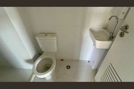 Apartamento à venda com 178m², 3 quartos e 2 vagas Apartamento à venda com 178m², 3 quartos e 2 vagasBanheiro de serviço