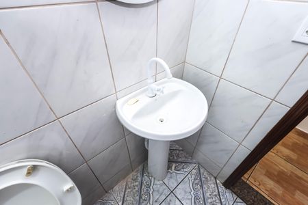 Casa para alugar com 50m², 1 quarto e 1 vaga Casa para alugar com 50m², 1 quarto e 1 vagaBanheiro