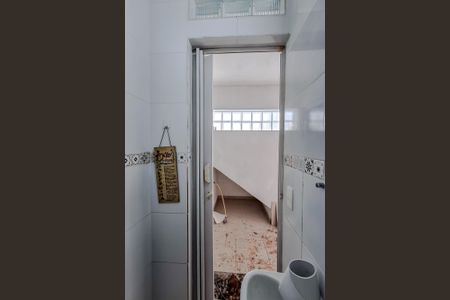 Casa à venda com 160m², 2 quartos e 5 vagasBanheiro de serviço