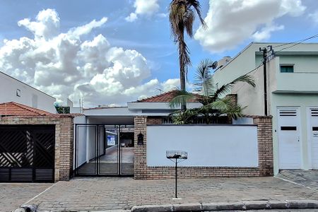 Casa à venda com 160m², 2 quartos e 5 vagasFachada - Plaquinha