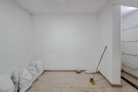 Casa à venda com 160m², 2 quartos e 5 vagasQuarto de Serviço