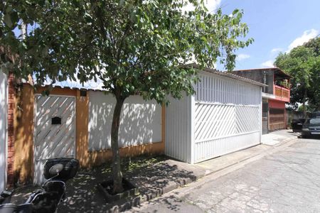 Casa para alugar com 250m², 3 quartos e 2 vagas Casa para alugar com 250m², 3 quartos e 2 vagasFachada