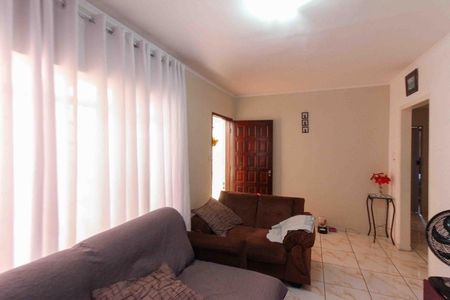 Sala de casa para alugar com 3 quartos, 250m² em São Rafael, São Paulo