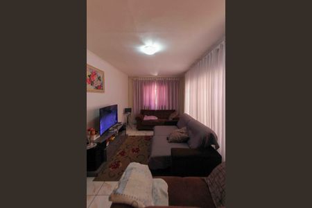 Sala de casa para alugar com 3 quartos, 250m² em São Rafael, São Paulo