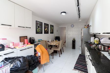 Casa à venda com 84m², 2 quartos e 2 vagas Casa à venda com 84m², 2 quartos e 2 vagasCozinha