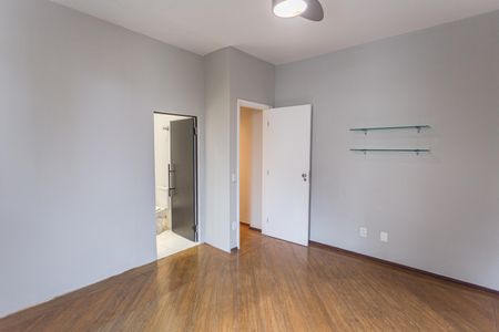 Suíte de apartamento para alugar com 3 quartos, 110m² em Santo Antônio, Belo Horizonte