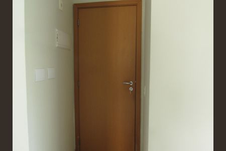 Sala de apartamento à venda com 2 quartos, 54m² em Quitaúna, Osasco