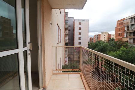 Apartamento para alugar com 67m², 3 quartos e 1 vagaVaranda