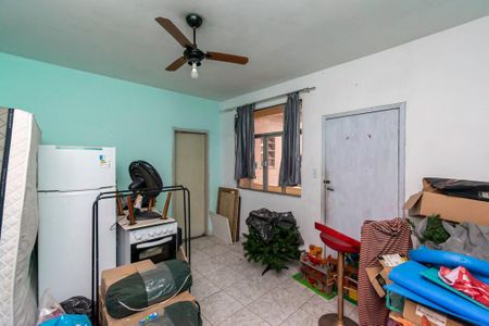 Casa à venda com 342m², 5 quartos e 3 vagas Casa à venda com 342m², 5 quartos e 3 vagasFundos - Kitnet