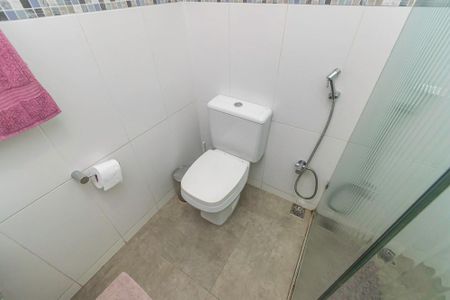 Casa à venda com 342m², 5 quartos e 3 vagas Casa à venda com 342m², 5 quartos e 3 vagasBanheiro Social