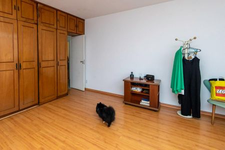 Casa à venda com 342m², 5 quartos e 3 vagas Casa à venda com 342m², 5 quartos e 3 vagasSuíte