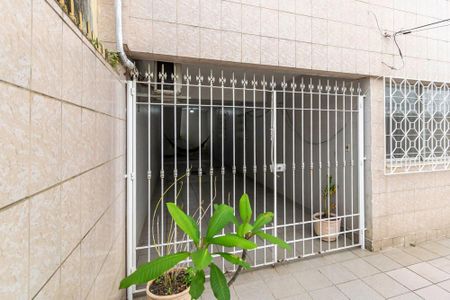 Casa à venda com 342m², 5 quartos e 3 vagas Casa à venda com 342m², 5 quartos e 3 vagasVaranda da frente