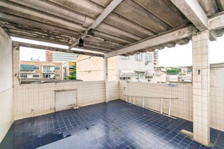 Casa à venda com 342m², 5 quartos e 3 vagas Casa à venda com 342m², 5 quartos e 3 vagasTerraço