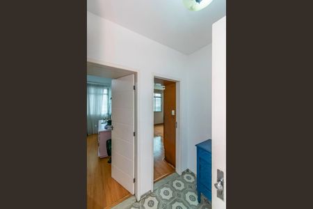 Casa à venda com 342m², 5 quartos e 3 vagas Casa à venda com 342m², 5 quartos e 3 vagasHall do 2º andar