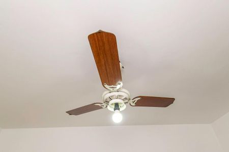 Casa à venda com 342m², 5 quartos e 3 vagas Casa à venda com 342m², 5 quartos e 3 vagasQuarto 1