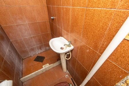 Casa à venda com 342m², 5 quartos e 3 vagas Casa à venda com 342m², 5 quartos e 3 vagasBanheiro de serviço