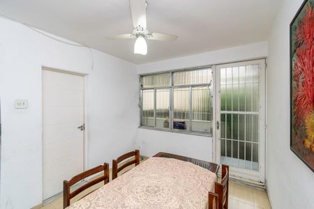 Casa à venda com 342m², 5 quartos e 3 vagas Casa à venda com 342m², 5 quartos e 3 vagasCopa