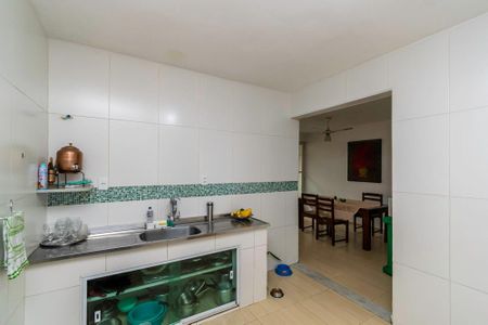 Casa à venda com 342m², 5 quartos e 3 vagas Casa à venda com 342m², 5 quartos e 3 vagasCozinha