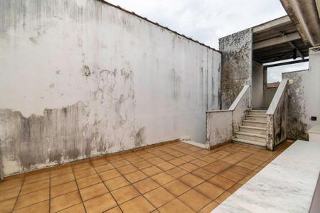 Casa à venda com 342m², 5 quartos e 3 vagas Casa à venda com 342m², 5 quartos e 3 vagasVaranda do 2º andar