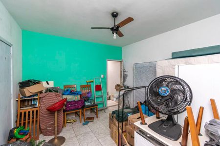 Casa à venda com 342m², 5 quartos e 3 vagas Casa à venda com 342m², 5 quartos e 3 vagasFundos - Kitnet