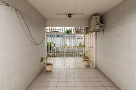 Casa à venda com 342m², 5 quartos e 3 vagas Casa à venda com 342m², 5 quartos e 3 vagasGaragem