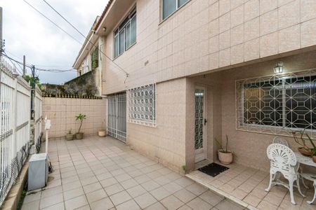 Casa à venda com 342m², 5 quartos e 3 vagas Casa à venda com 342m², 5 quartos e 3 vagasVaranda da frente