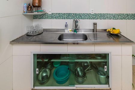 Casa à venda com 342m², 5 quartos e 3 vagas Casa à venda com 342m², 5 quartos e 3 vagasCozinha