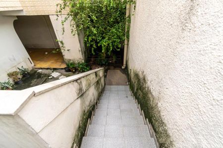 Casa à venda com 342m², 5 quartos e 3 vagas Casa à venda com 342m², 5 quartos e 3 vagasÁrea de Serviço