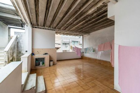 Casa à venda com 342m², 5 quartos e 3 vagas Casa à venda com 342m², 5 quartos e 3 vagasVaranda do 2º andar