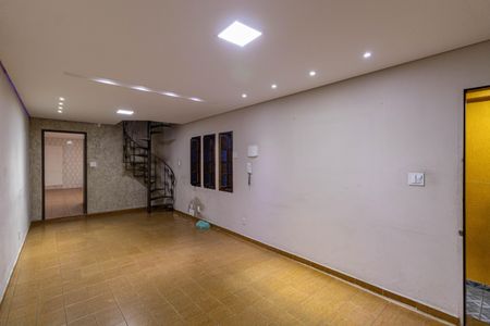 Casa à venda com 125m², 3 quartos e 2 vagas Casa à venda com 125m², 3 quartos e 2 vagasSala