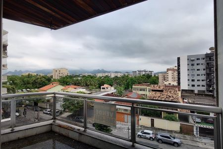 Apartamento à venda com 80m², 2 quartos e 1 vaga Apartamento à venda com 80m², 2 quartos e 1 vagaVaranda