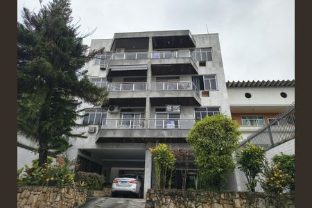 Apartamento à venda com 80m², 2 quartos e 1 vaga Apartamento à venda com 80m², 2 quartos e 1 vagaFachada