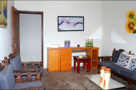 Sala de casa à venda com 1 quarto, 360m² em Goiânia, Belo Horizonte