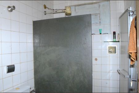 Casa à venda com 360m², 1 quarto e 4 vagasBanheiro Corredor