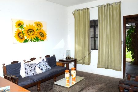 Sala de casa à venda com 1 quarto, 360m² em Goiânia, Belo Horizonte