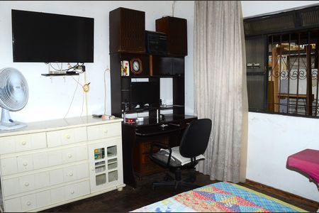 Quarto 1 de casa à venda com 1 quarto, 360m² em Goiânia, Belo Horizonte