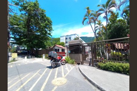 Apartamento à venda com 52m², 2 quartos e 1 vaga Apartamento à venda com 52m², 2 quartos e 1 vagaFachada