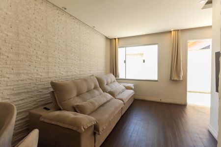 Casa de condomínio à venda com 62m², 2 quartos e 1 vagaSala