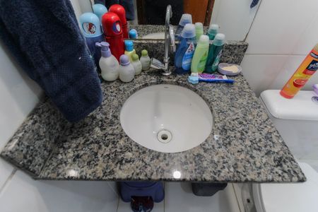 Casa de condomínio à venda com 62m², 2 quartos e 1 vagaBanheiro da Suíte 2