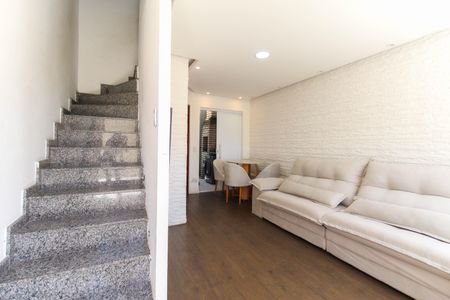 Casa de condomínio à venda com 62m², 2 quartos e 1 vagaSala