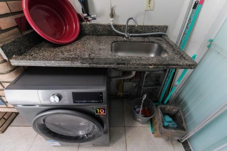 Casa de condomínio à venda com 62m², 2 quartos e 1 vagaÁrea de Serviço - Churrasqueira