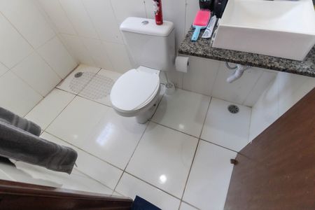Casa de condomínio à venda com 62m², 2 quartos e 1 vagaBanheiro da Suíte 1