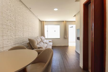 Sala de casa de condomínio à venda com 2 quartos, 62m² em Parada Xv de Novembro, São Paulo