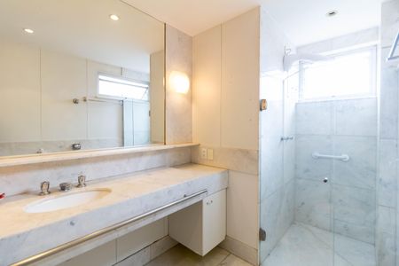 Apartamento para alugar com 160m², 2 quartos e 2 vagas Apartamento para alugar com 160m², 2 quartos e 2 vagasBanheiro Social