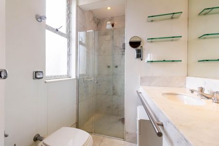 Apartamento para alugar com 160m², 2 quartos e 2 vagas Apartamento para alugar com 160m², 2 quartos e 2 vagasBanheiro da Suíte