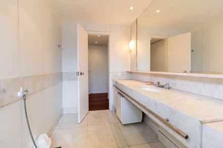 Apartamento para alugar com 160m², 2 quartos e 2 vagas Apartamento para alugar com 160m², 2 quartos e 2 vagasBanheiro Social