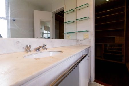 Apartamento para alugar com 160m², 2 quartos e 2 vagas Apartamento para alugar com 160m², 2 quartos e 2 vagasBanheiro da Suíte