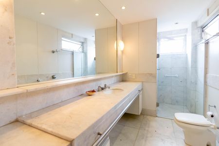 Apartamento para alugar com 160m², 2 quartos e 2 vagas Apartamento para alugar com 160m², 2 quartos e 2 vagasBanheiro Social